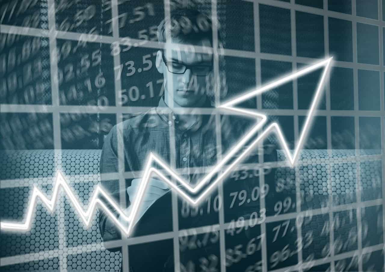 未経験からフリーランスエンジニアになるには？具体的な学習ステップとリスクを解説