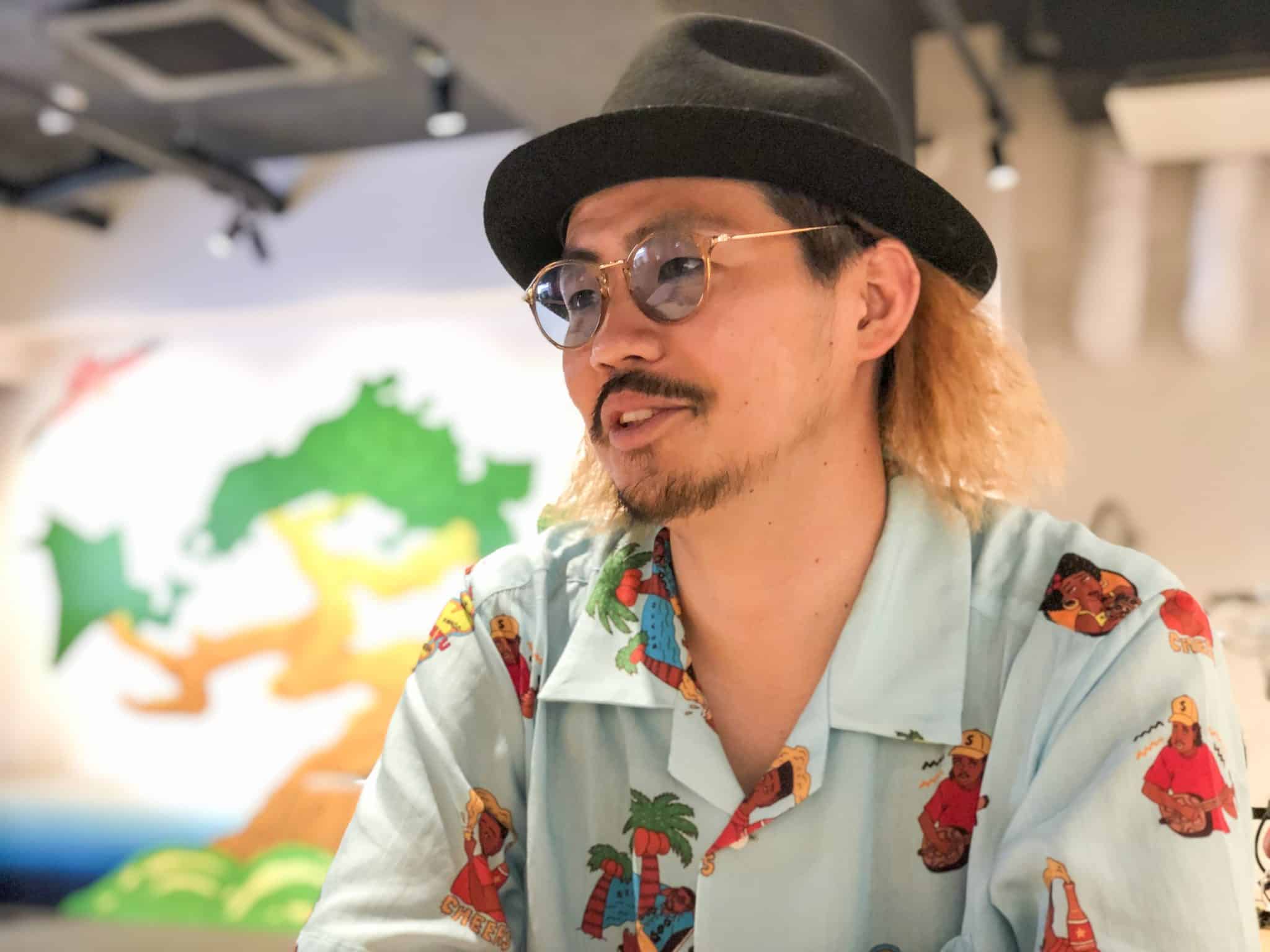 「周りに宣言することで人生は変えられる」知識ゼロからたった1年で『アロハシャツブランド』を立ち上げた男から学ぶ“仕事の極意”とは？ きーちさん 突撃インタビューvol.10