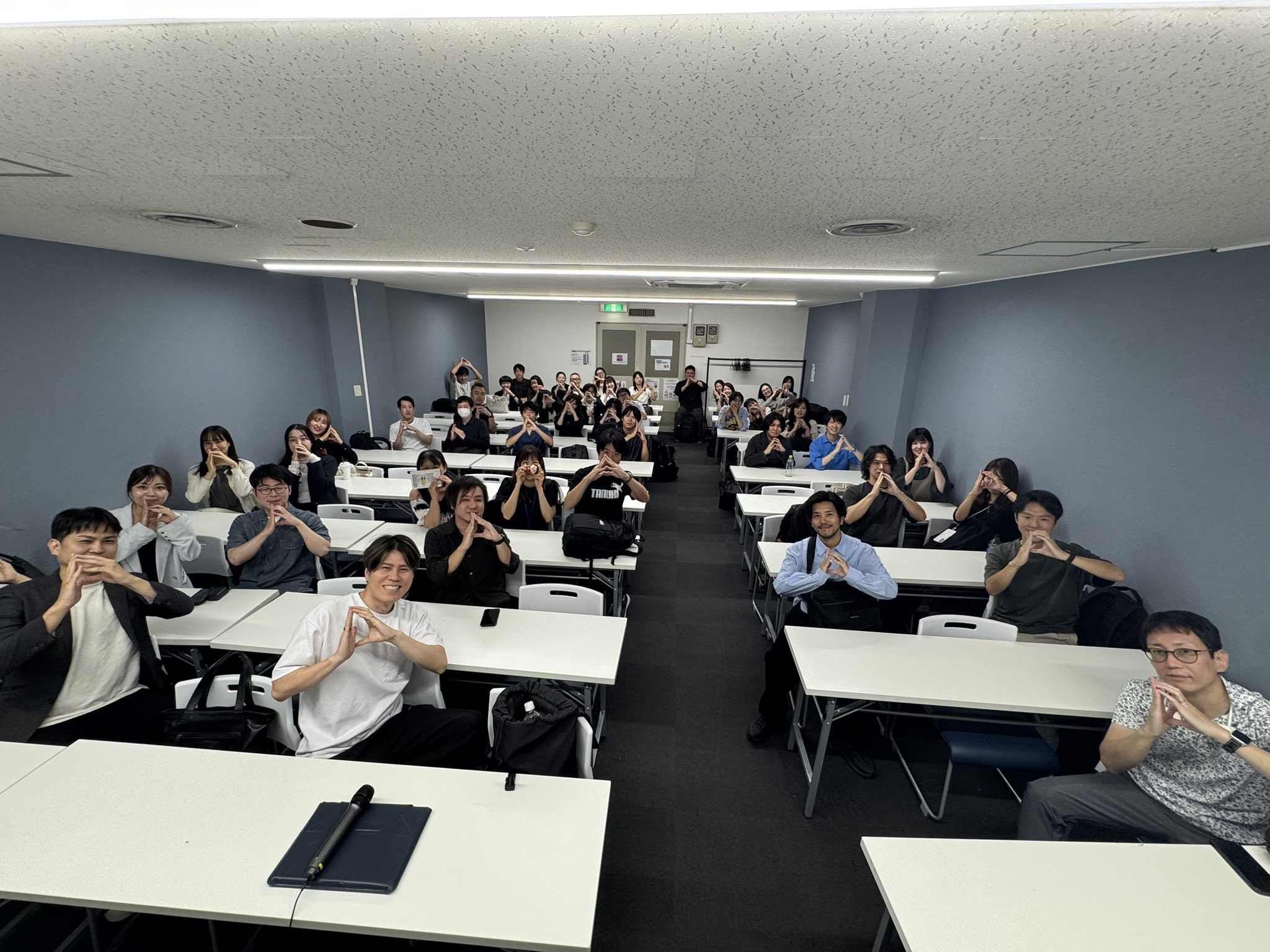 勉強会の会場。昼から多くの受講生が集まりました